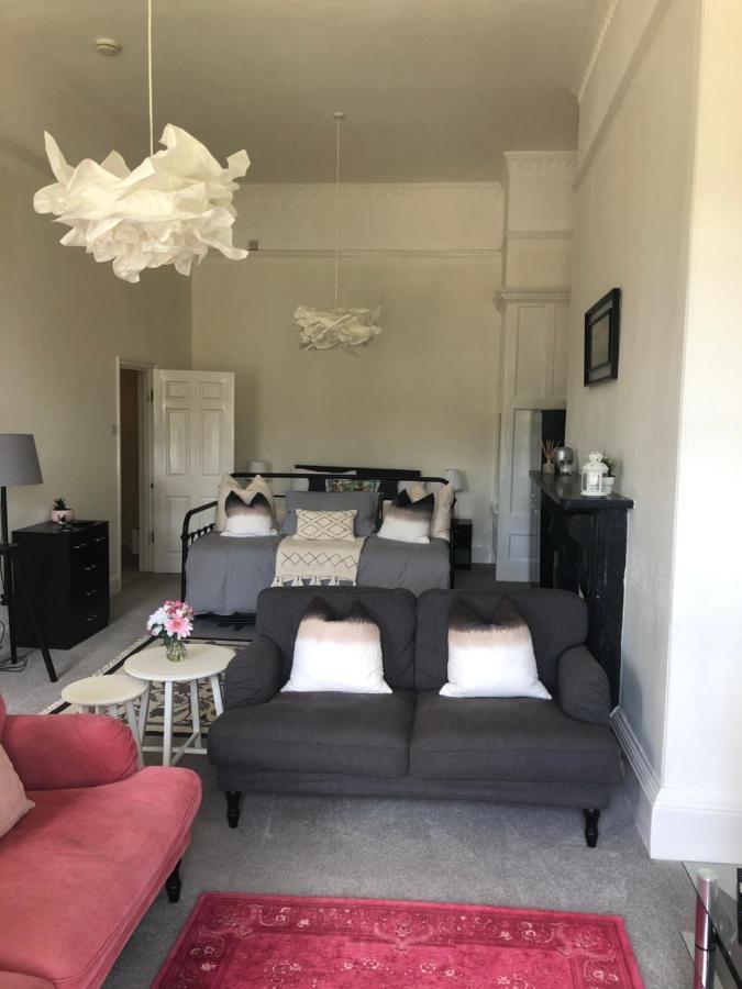 Grosvenor Place Spacious Studio Apartment Бат Екстериор снимка