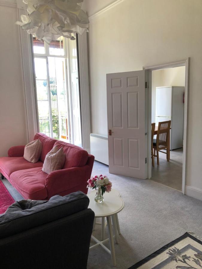 Grosvenor Place Spacious Studio Apartment Бат Екстериор снимка