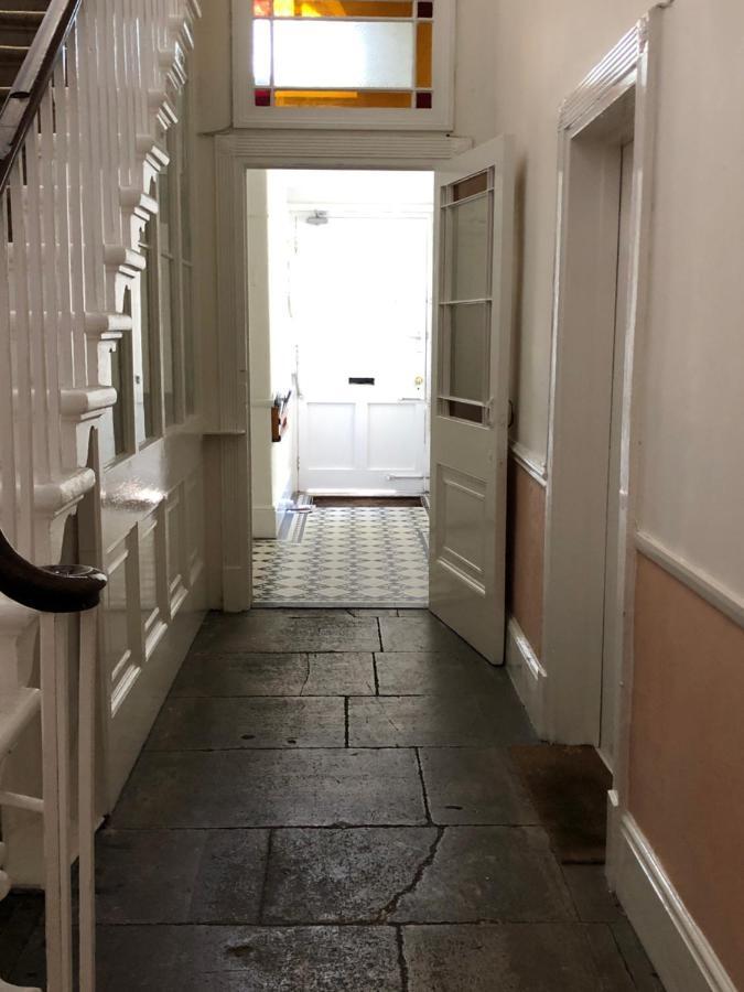 Grosvenor Place Spacious Studio Apartment Бат Екстериор снимка