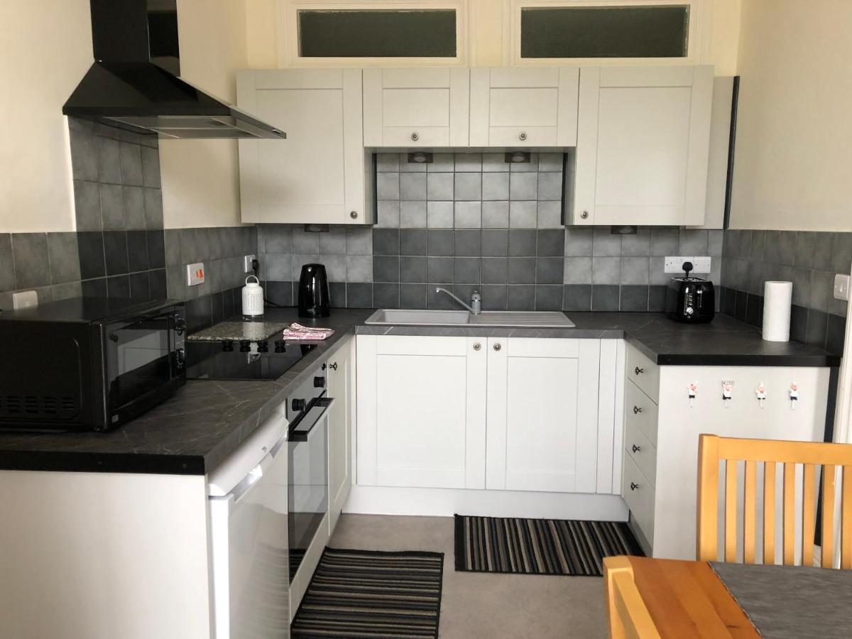 Grosvenor Place Spacious Studio Apartment Бат Екстериор снимка