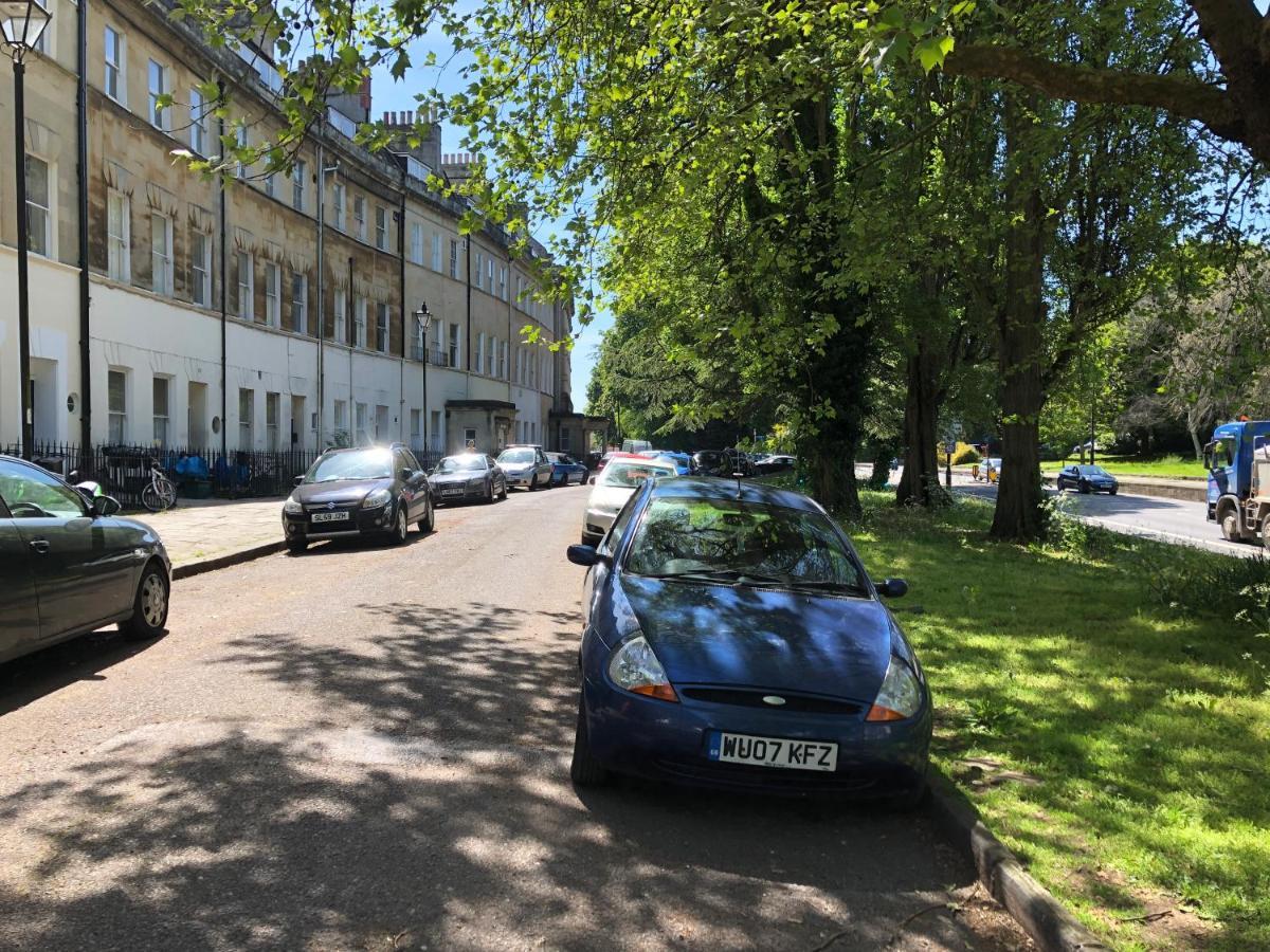 Grosvenor Place Spacious Studio Apartment Бат Екстериор снимка
