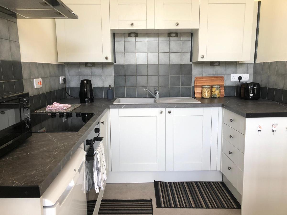 Grosvenor Place Spacious Studio Apartment Бат Екстериор снимка