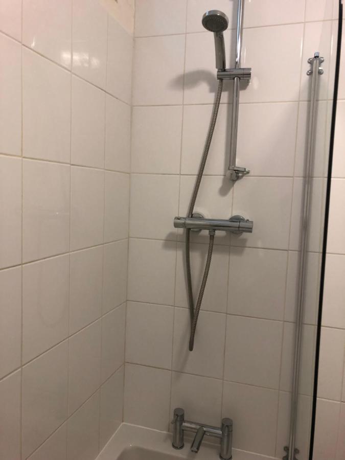 Grosvenor Place Spacious Studio Apartment Бат Екстериор снимка